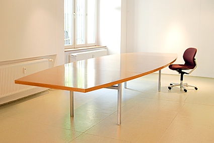 Tisch_01 425x283.jpg